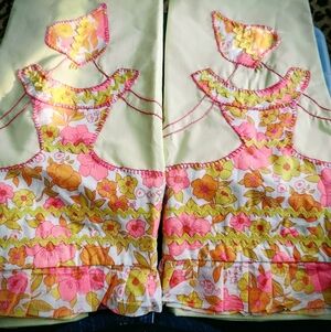 NEW Handmade Sunbonnet Girl Pair Of Standard Pillowcases